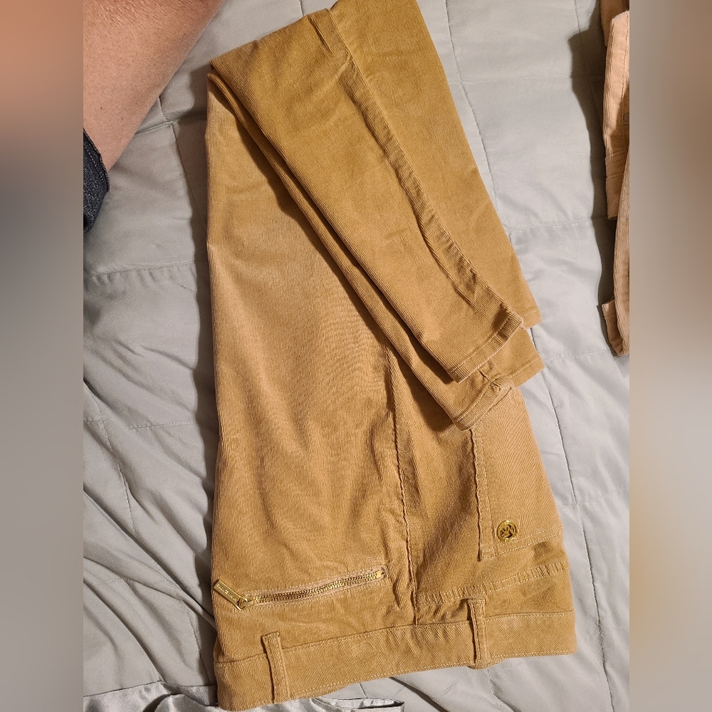 Michael Kors women's Kathy. Corderoy Pants.
